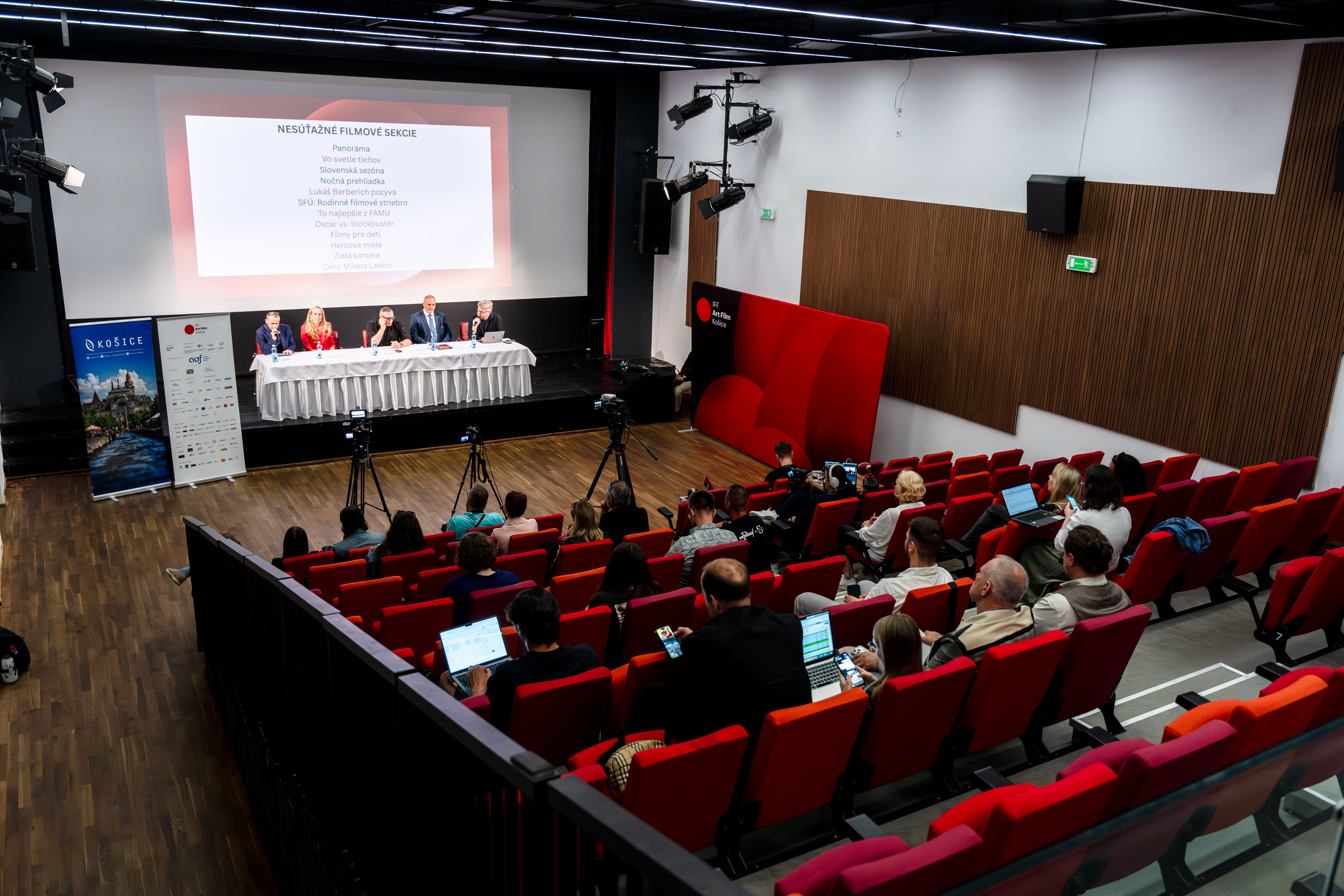 Tlacova konferencia - Medzinarodneho filmoveho festivalu ART FILM -1-18